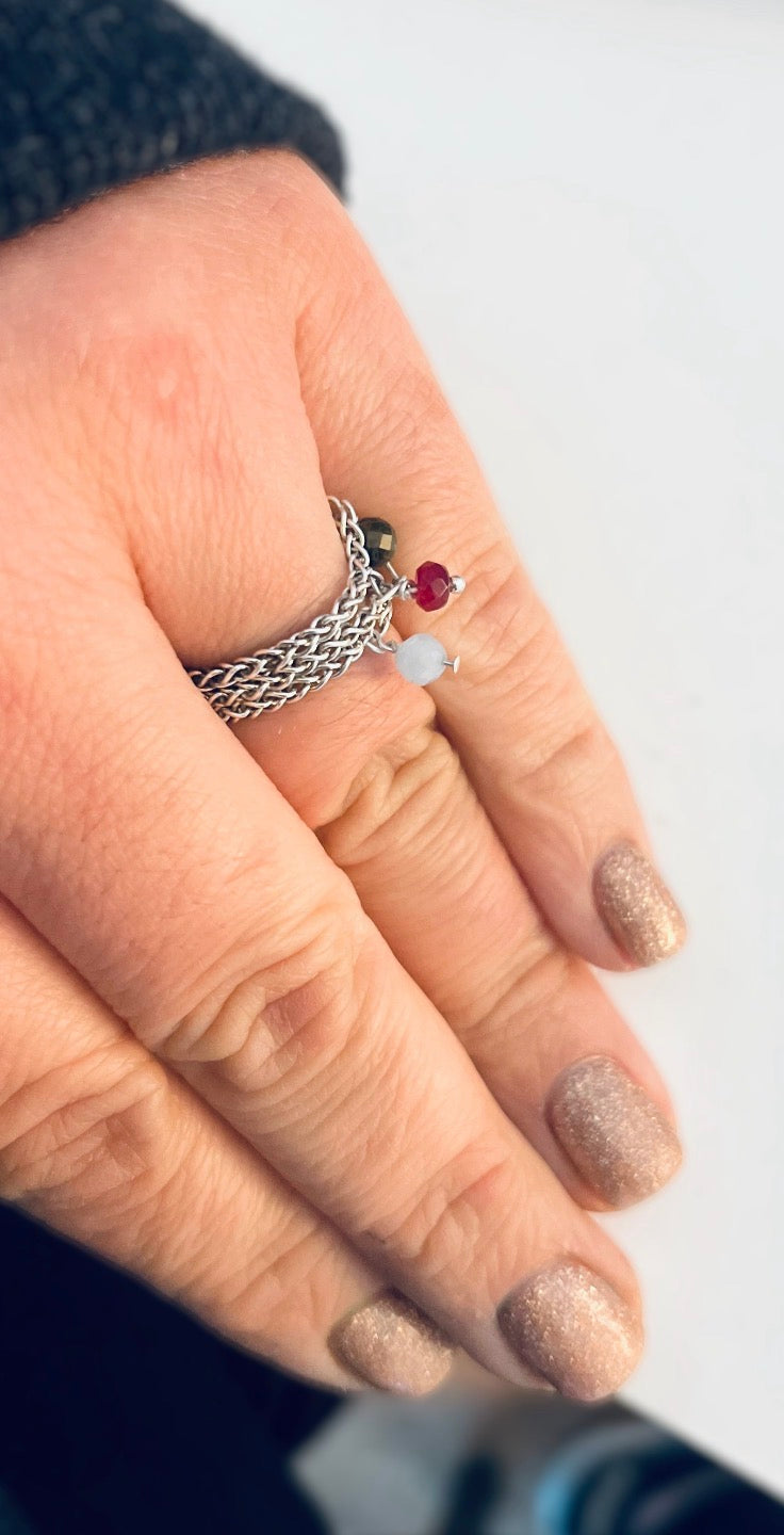 Chain ring with beads