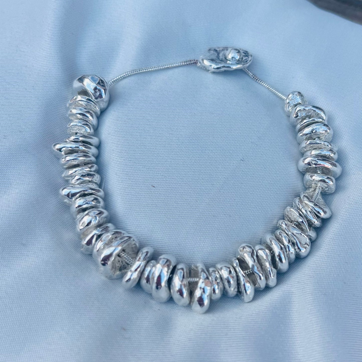 Toggle and pebble bracelet